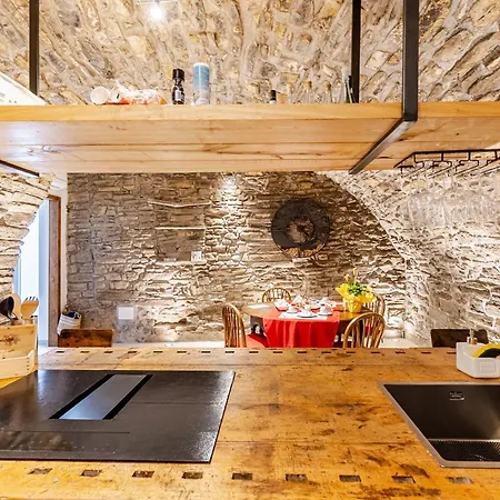 Cantina 10 - Authentic Stone Retreat -