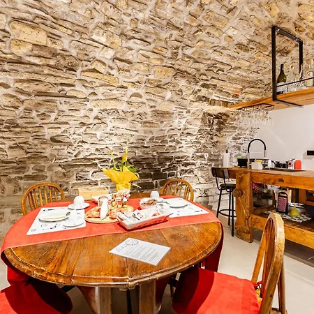 בית נופש Cantina 10 - Authentic Stone Retreat - Pognana Lario