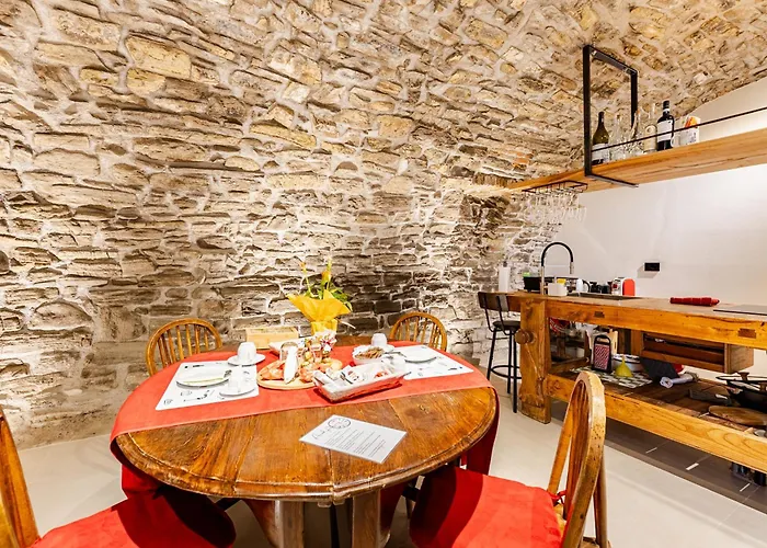 בית נופש Cantina 10 - Authentic Stone Retreat - Pognana Lario